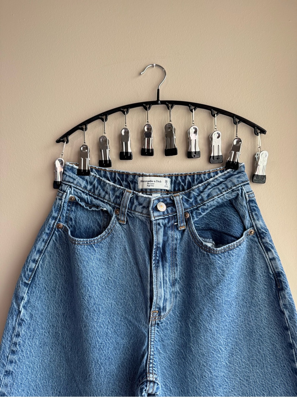 Abercrombie & Fitch Relaxed Boyfriend Jeans in Medium Blue Size 26|2S - Picture 3 of 6